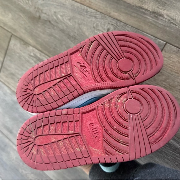 Nike Red and Blue Mismatched Sneakers - Picture 5 of 6